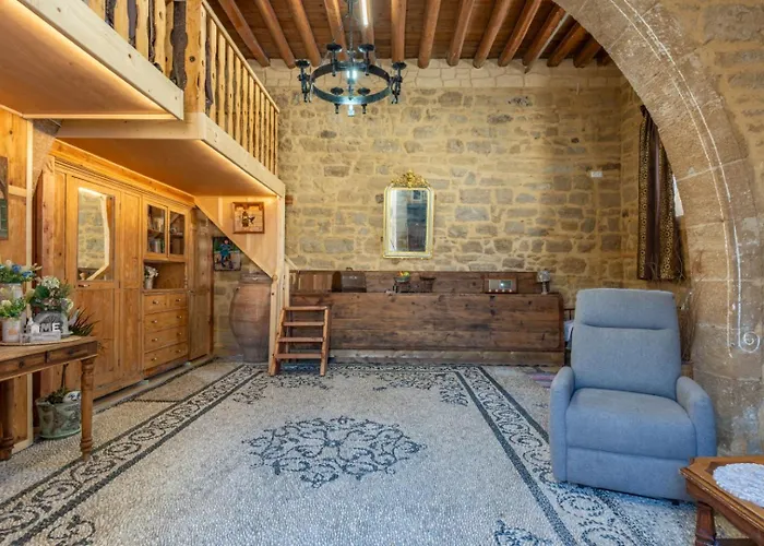 Finieli's Rustico Malona Village