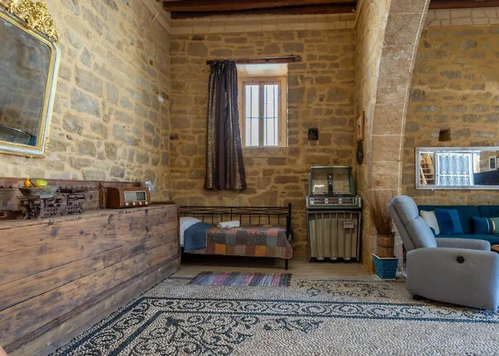 펜션 Finieli's Rustico Malona Village